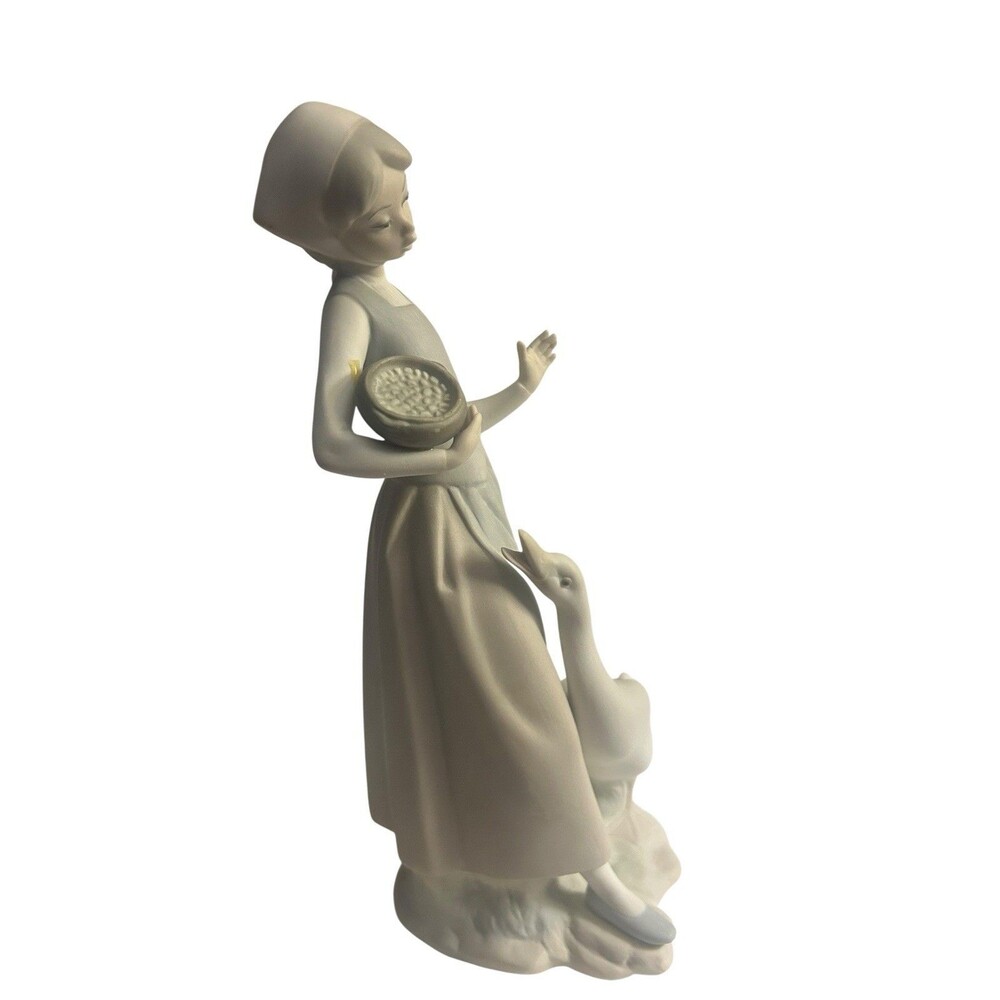 Lladro GIRL WITH DUCK 1052 Matte Finish